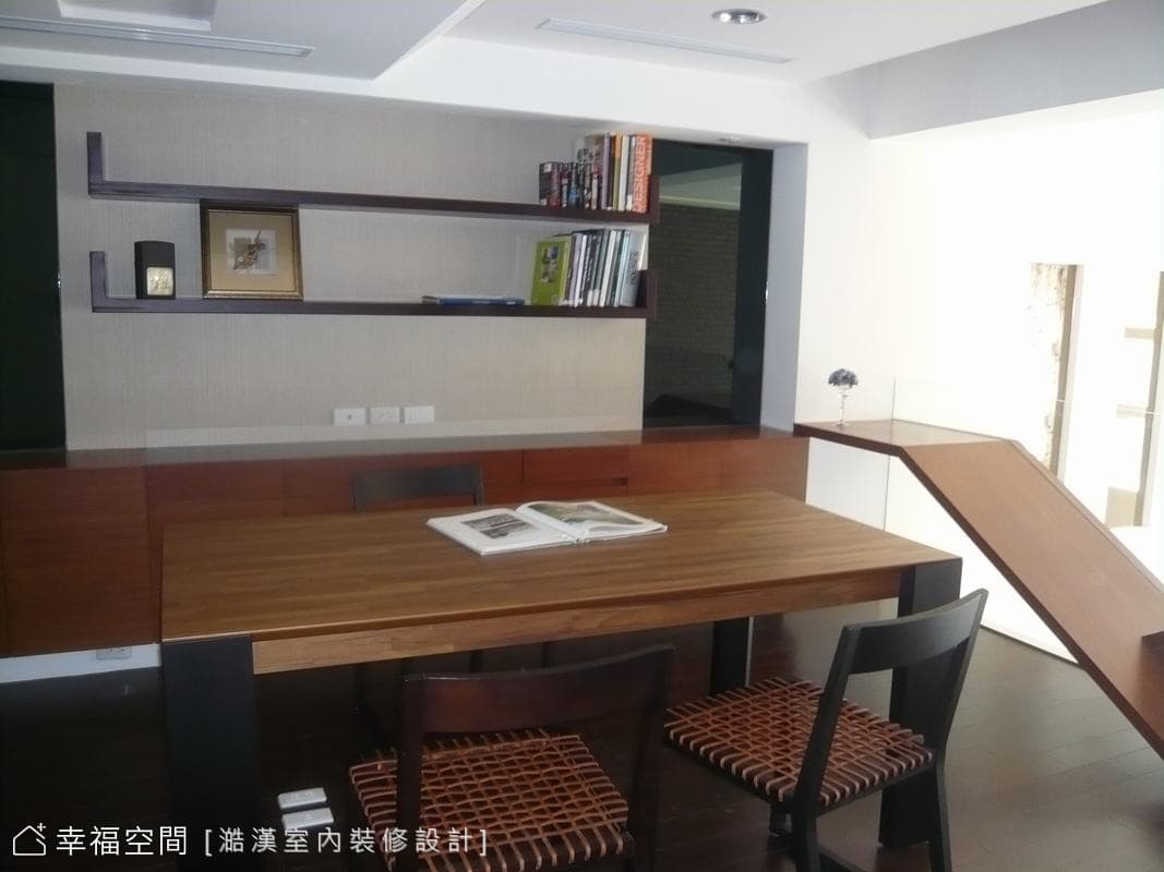 二樓親子共讀區