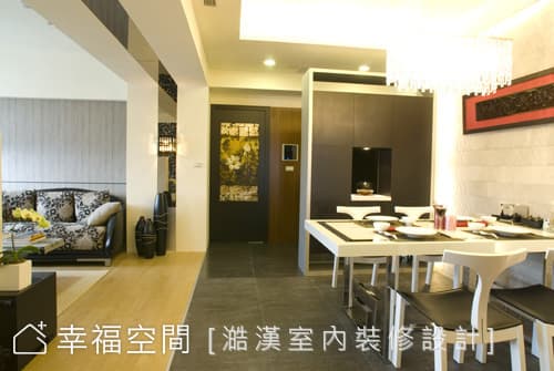 客廳與餐廳