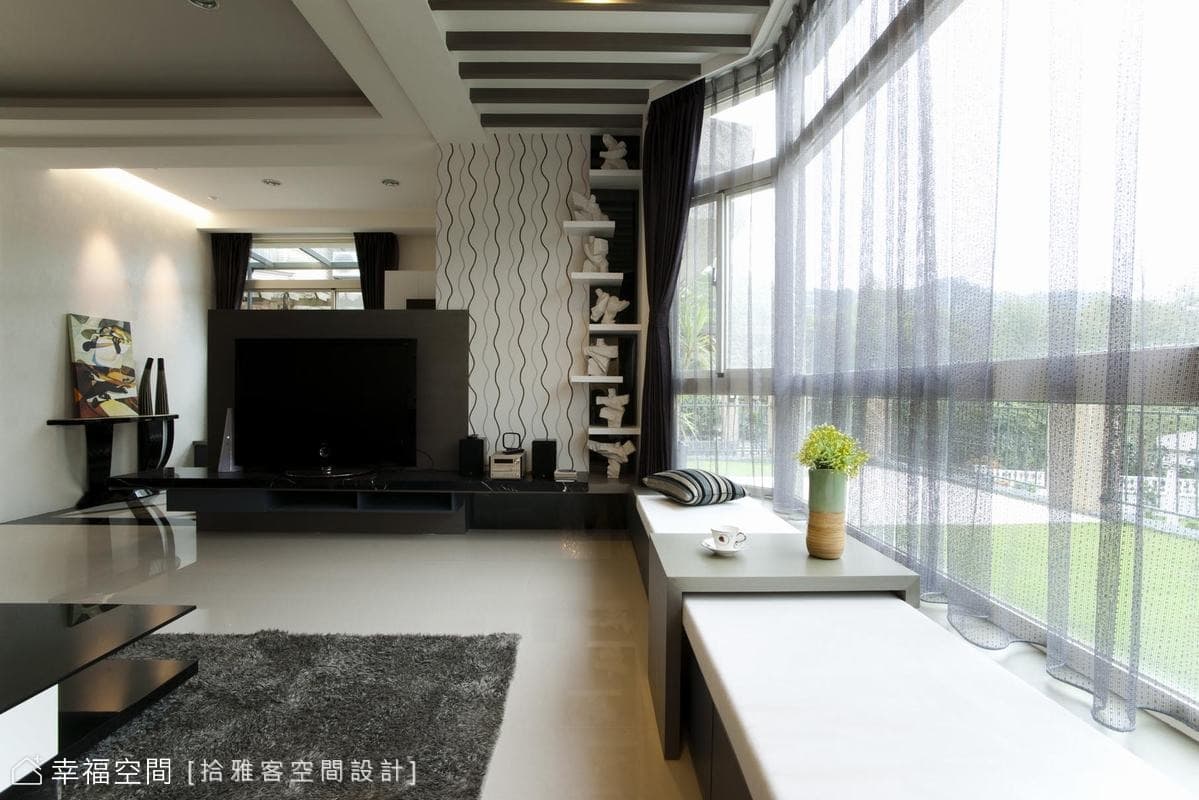 窗邊座櫃