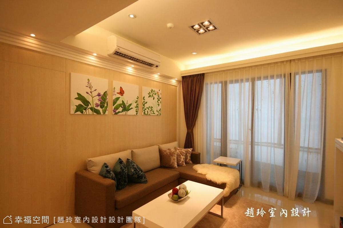客廳背牆