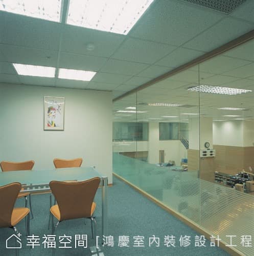 清玻璃隔間