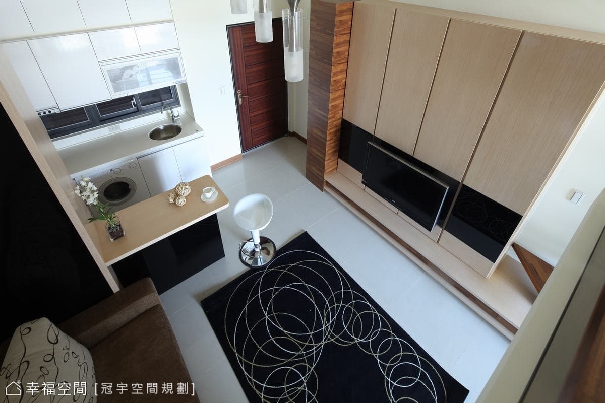 夾層望向一樓
