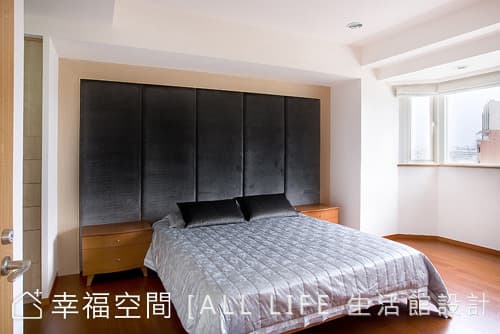 主臥室床頭牆