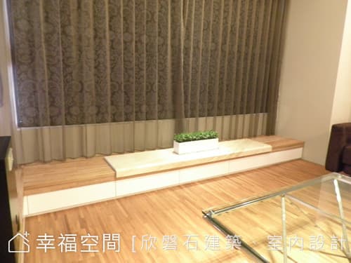 客廳地坪