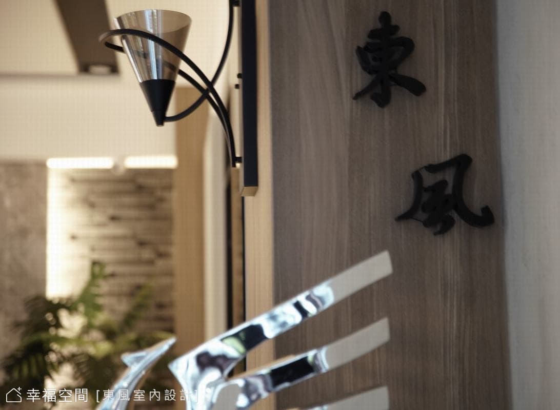 二樓商標展示牆