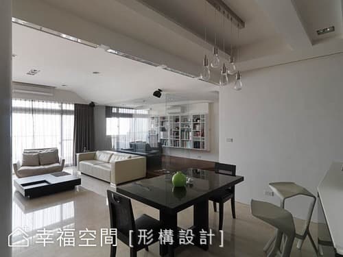 挑高餐廳