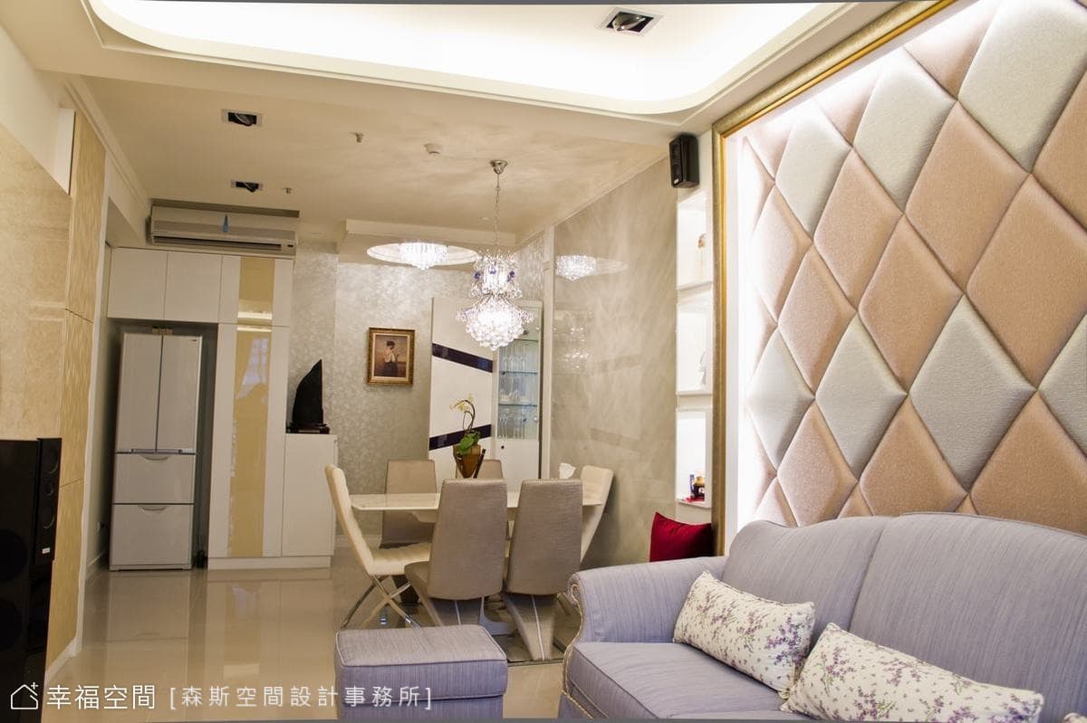 客廳望向餐廳