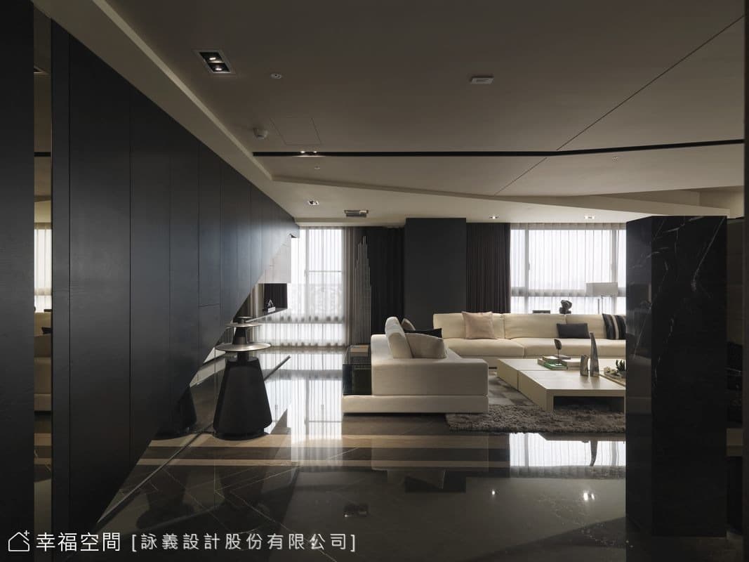 玄關望向客廳