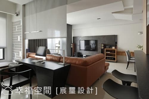 書房望向客廳