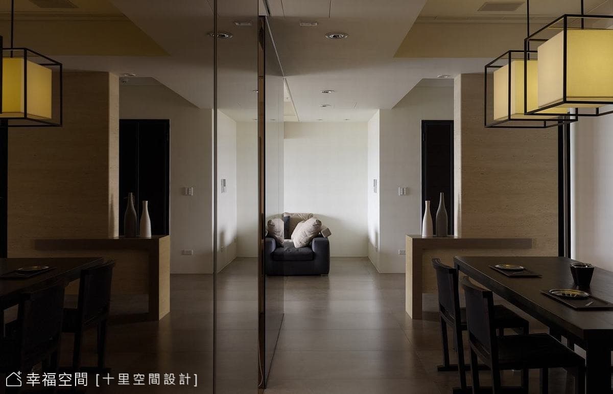 廊道門片