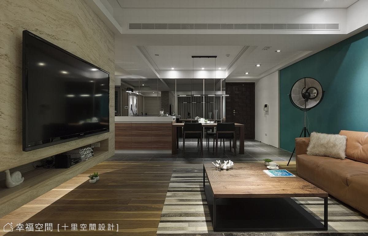 客廳面向玄關