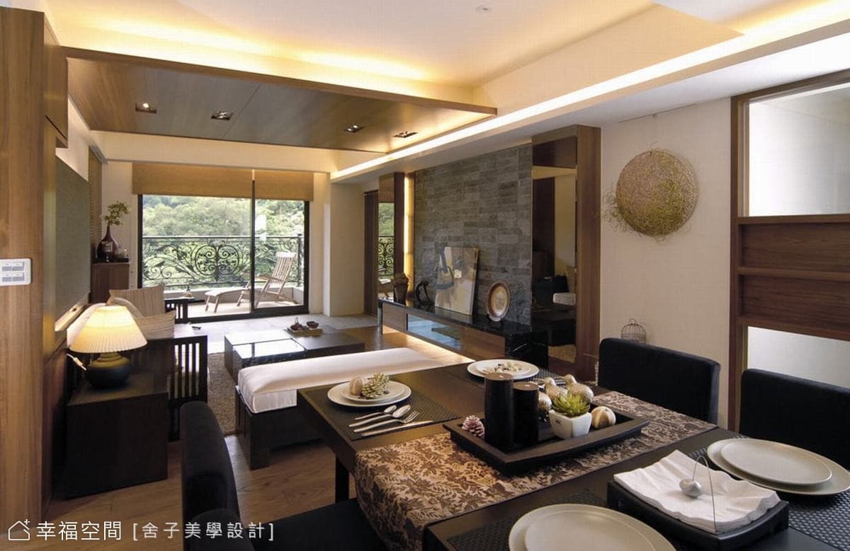 餐廳望向陽台