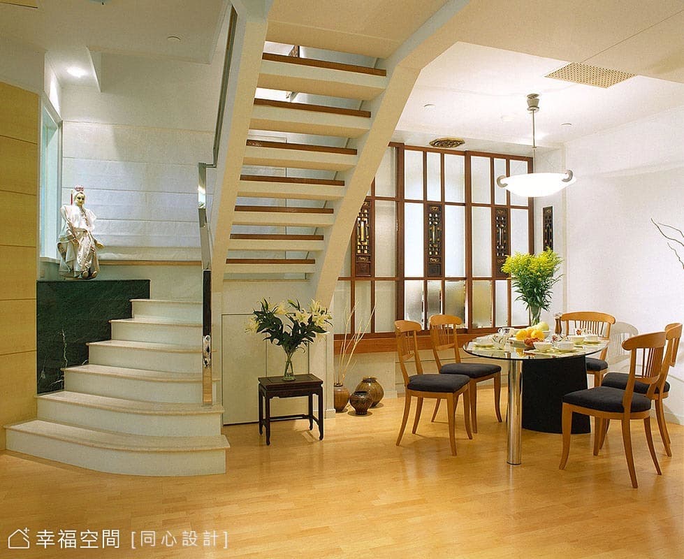 高雄美術館旁