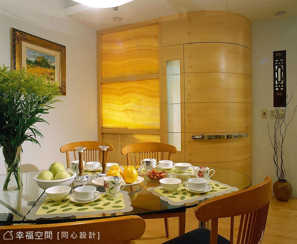 高雄美術館旁