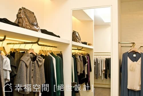金黃色吊杆