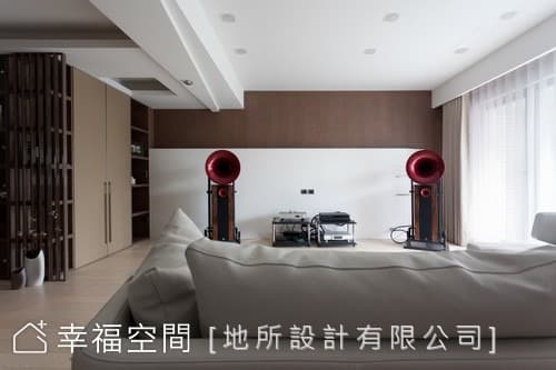 客廳主牆