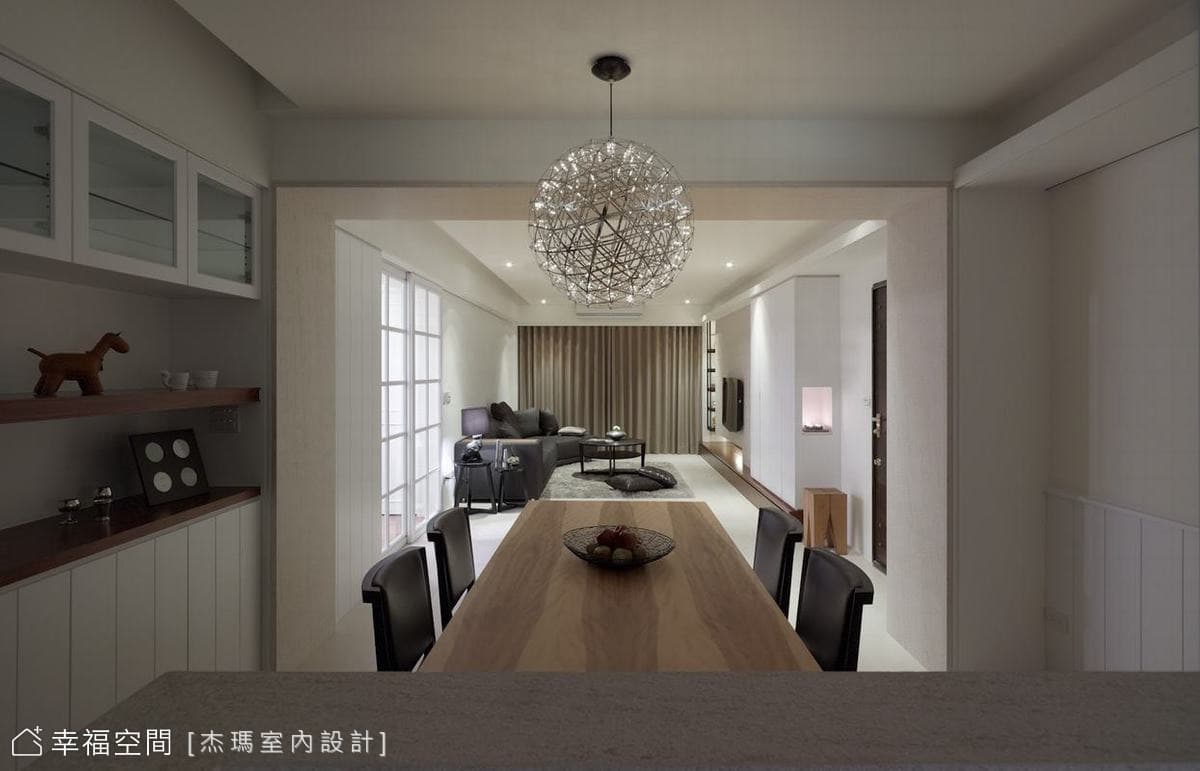 白色俐落裡的小小夢幻