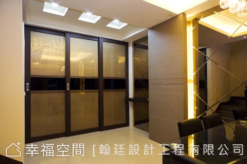 餐廳與廚房通道