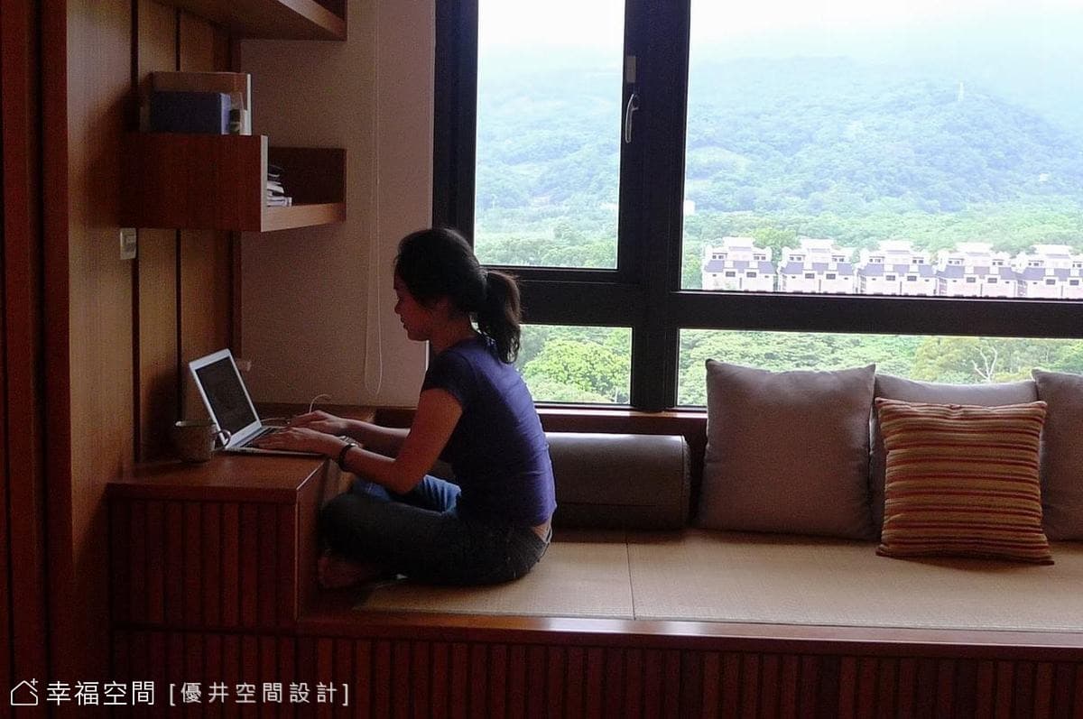 架高臥榻