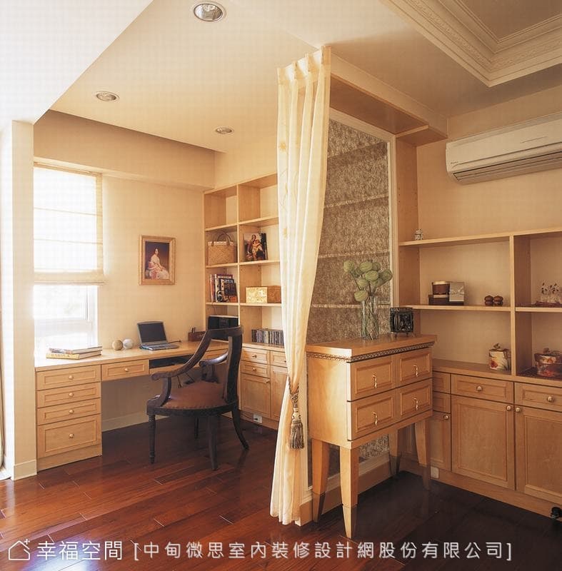 主臥房玄關