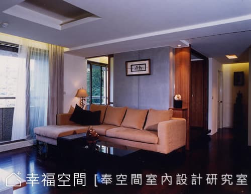 沙發牆
