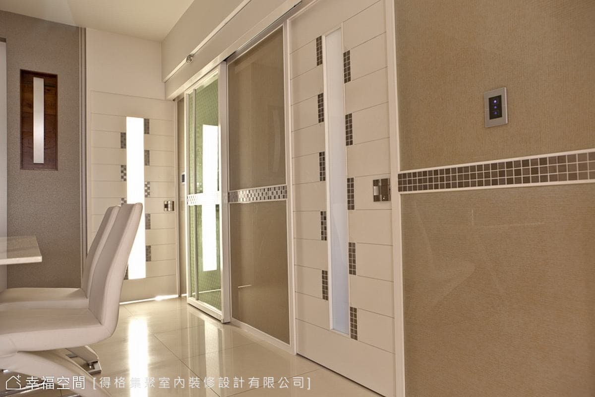 隱藏門片