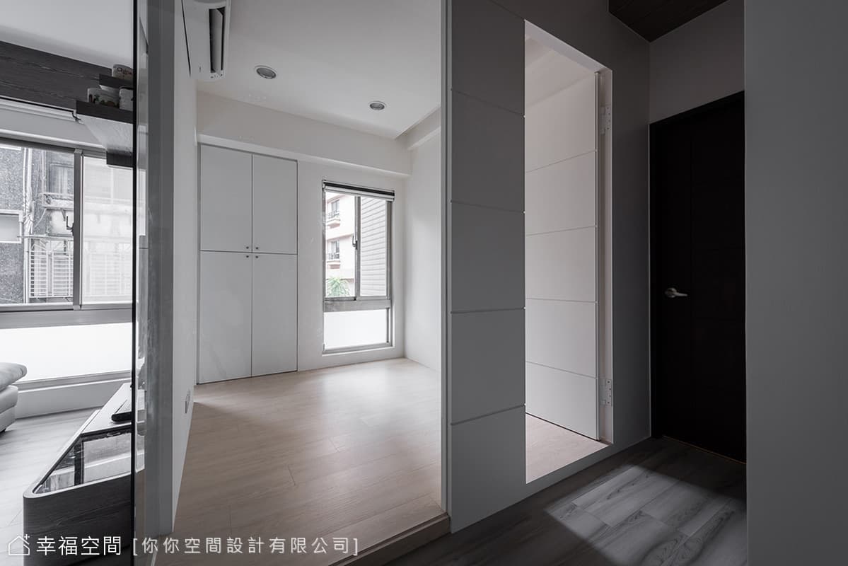隱藏門片