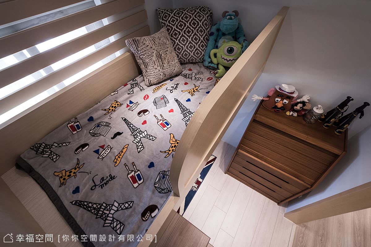 挑高睡眠區