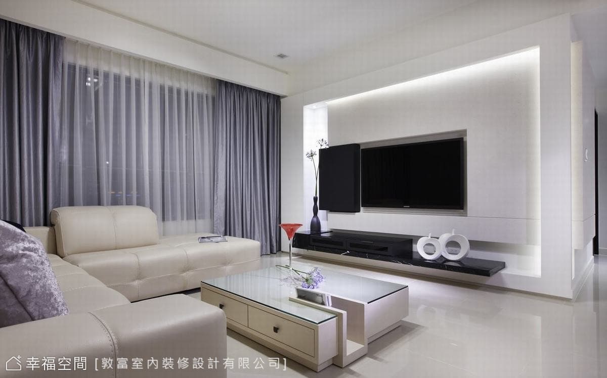客廳主牆