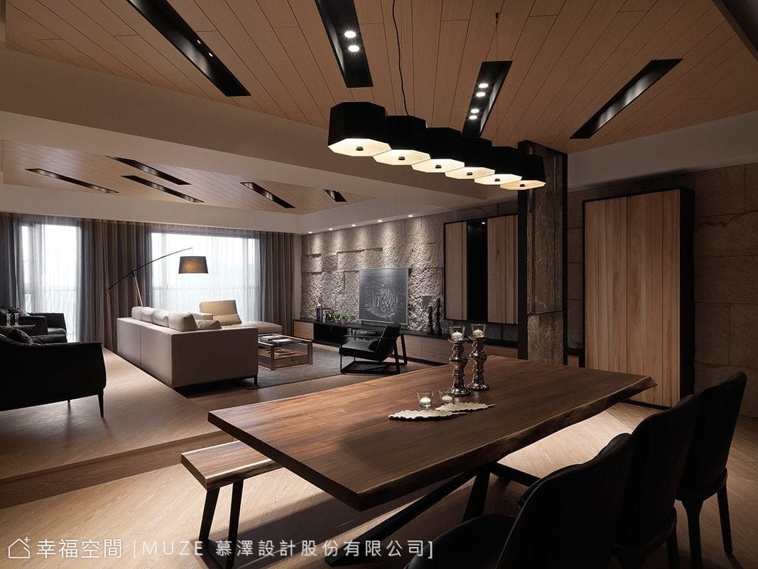 餐廳望向客廳