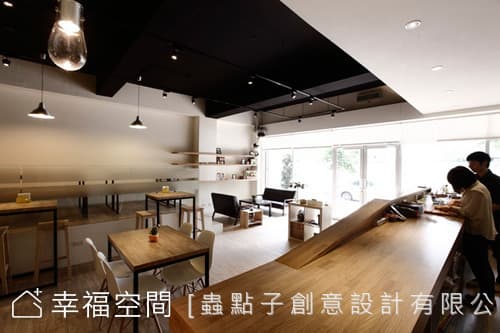 店內全景