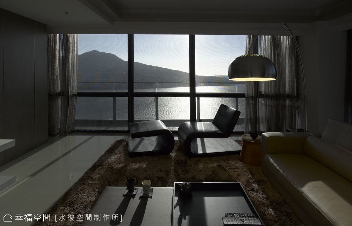 窗邊單椅