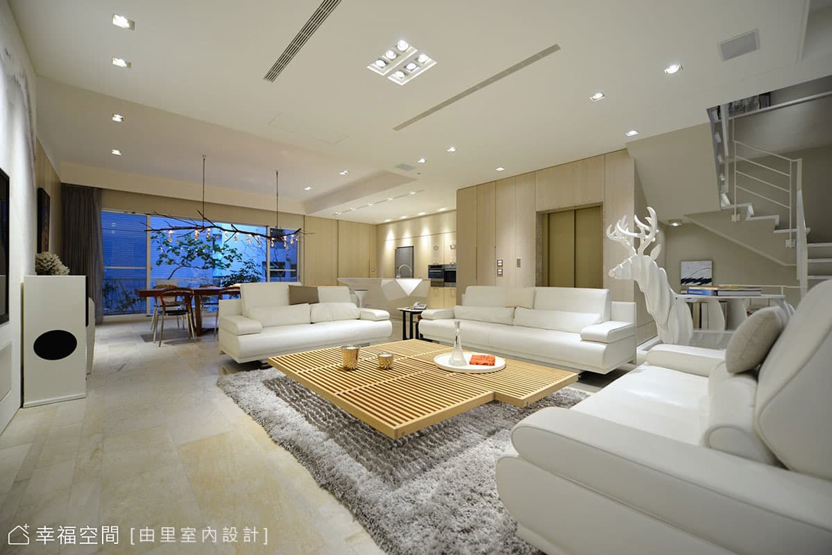 沙發牆