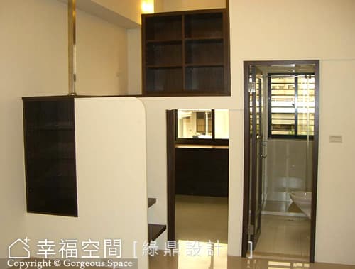 客廳望向夾層區