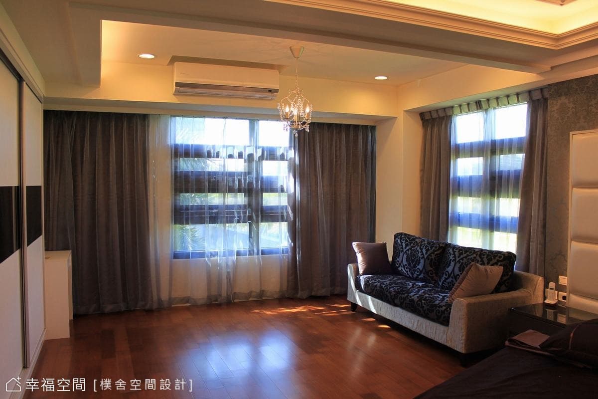 主臥房小客廳