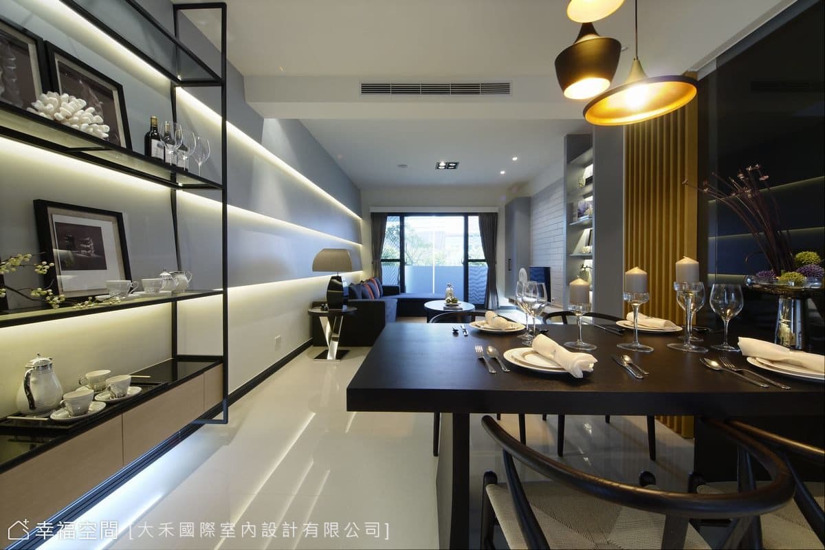 玄關望向客廳