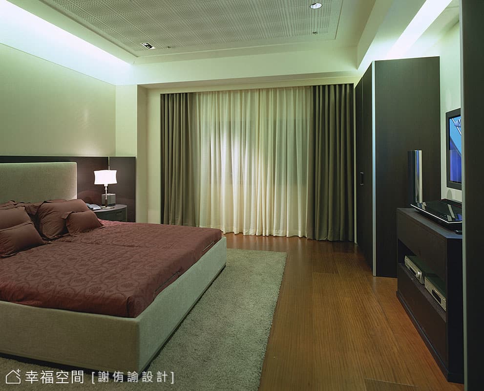 主臥房