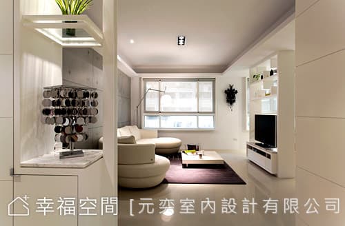 玄關望向客廳