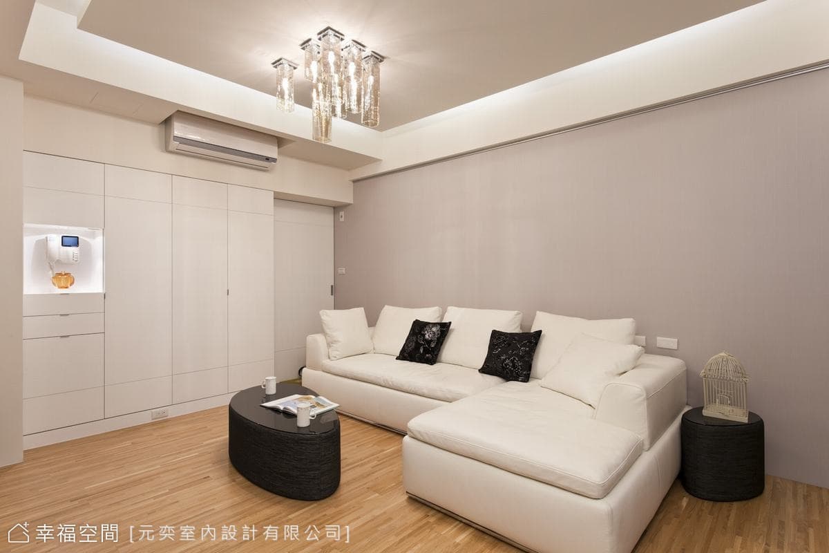 玄關望向室內