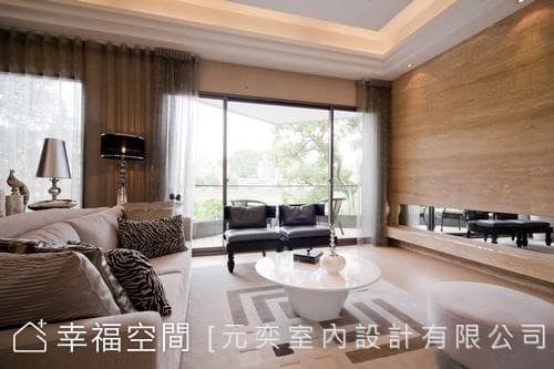 客廳主牆