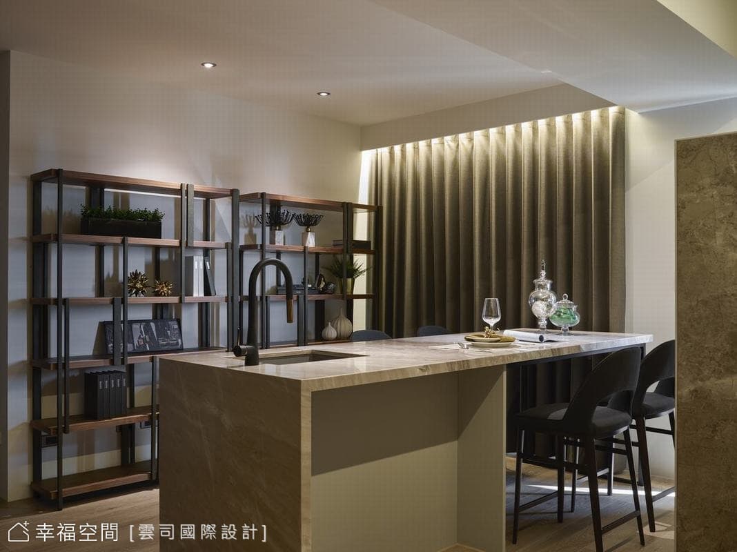 開放式餐酒櫃