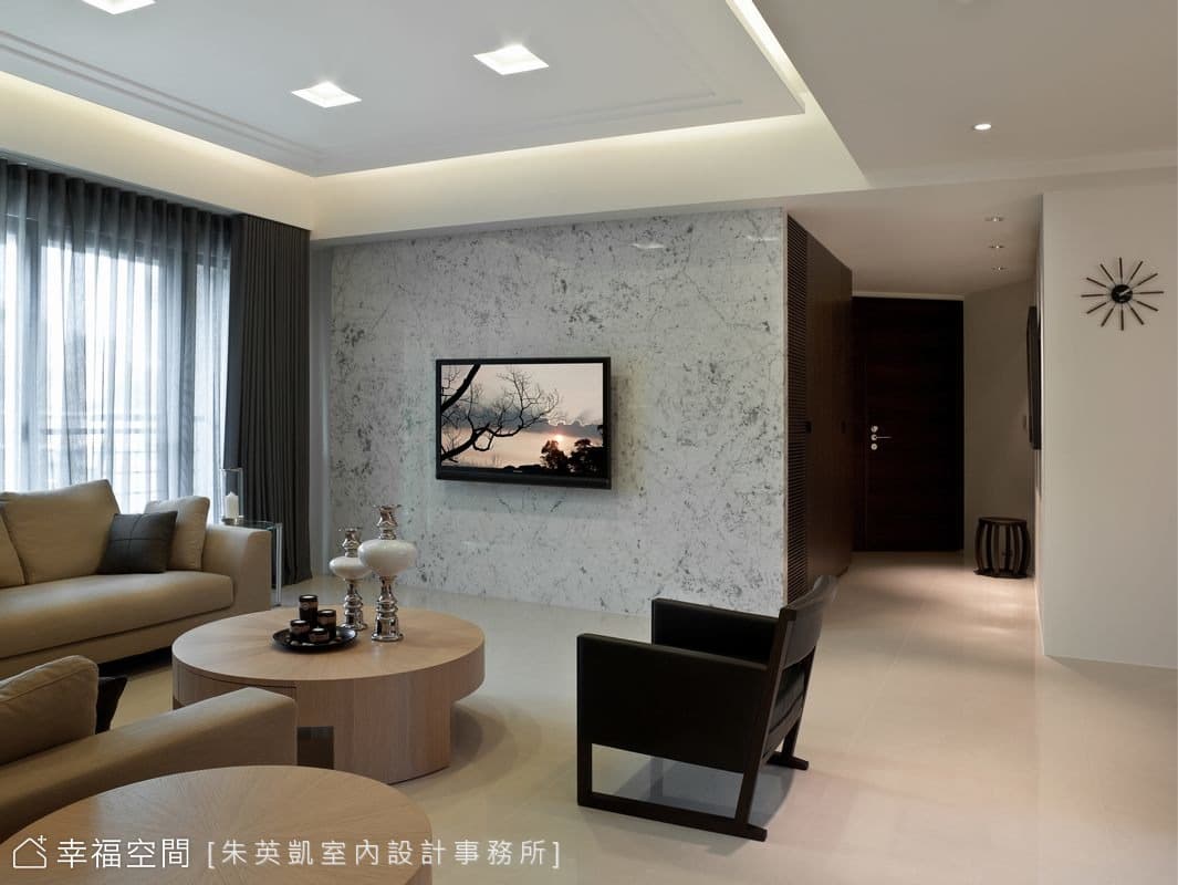玄關與電視牆
