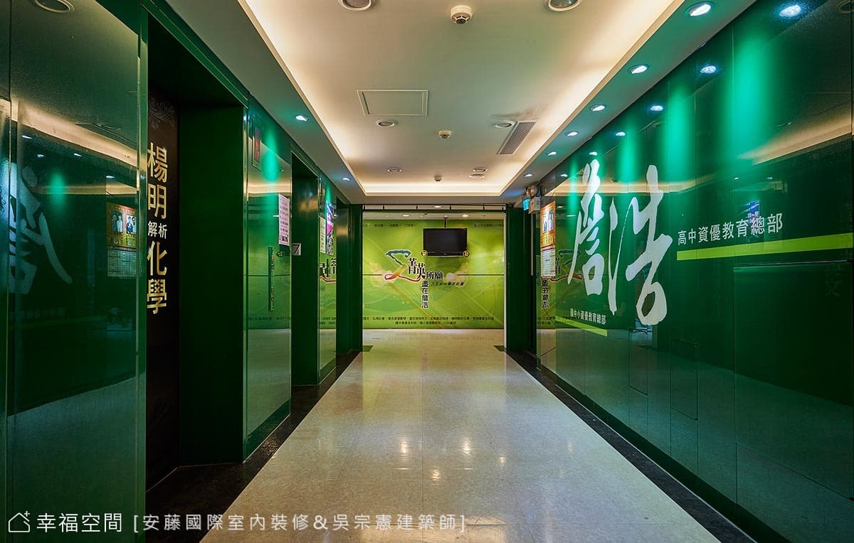 電梯入口