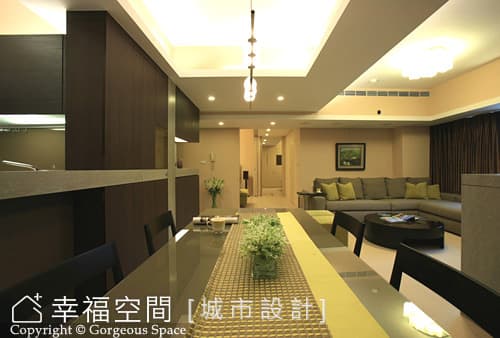 餐廳望向寢區