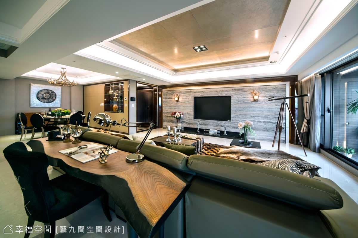 蘊含於內