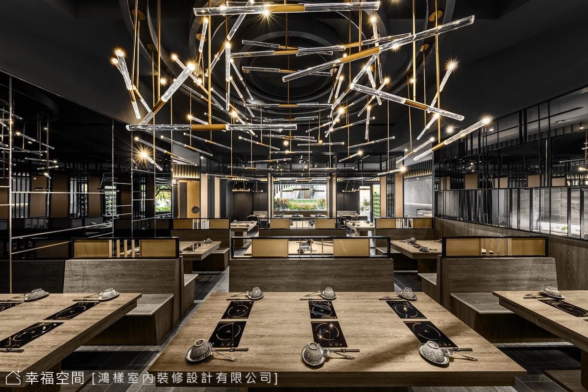 那一夜美饌相伴 星光正燦爛