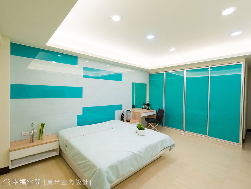 白色中的點綴色彩 簡約大宅