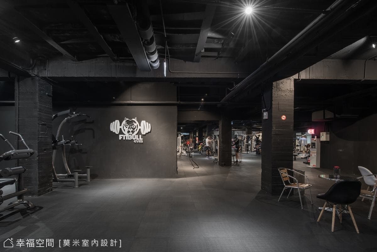 鬥犬健身工廠｜工業風｜300坪