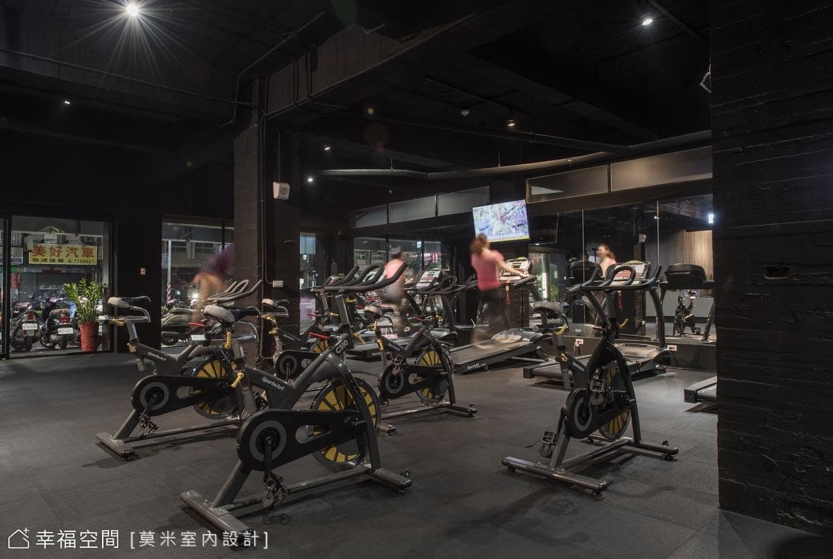 鬥犬健身工廠｜工業風｜300坪