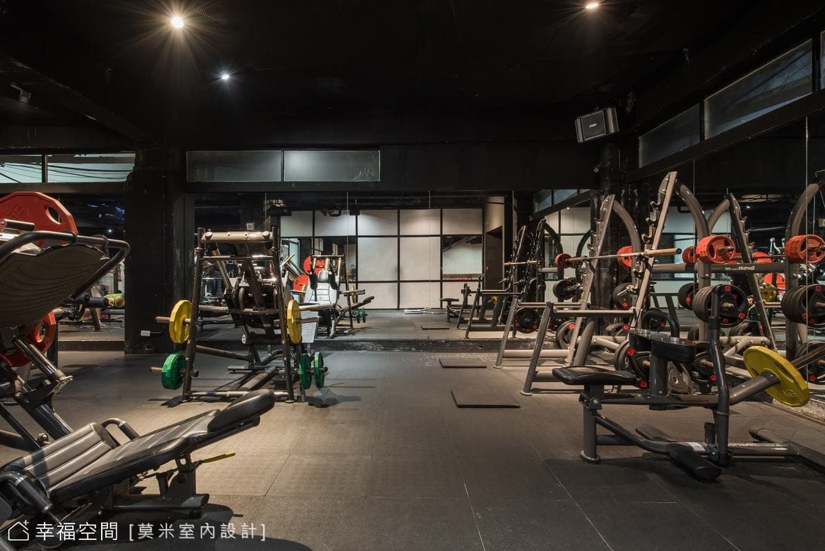 鬥犬健身工廠｜工業風｜300坪